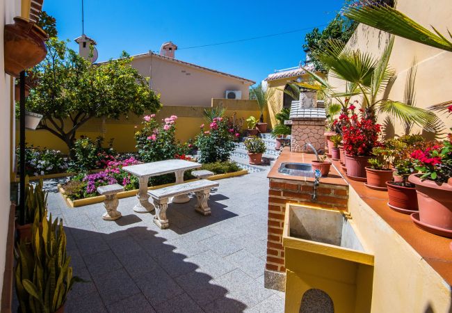 Villa in Nerja - Nerja 021 - Villa Isabel Villa in Nerja - Nerja 021 - Villa Isabel